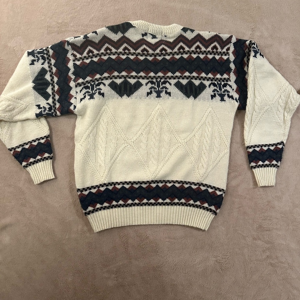 Vintage (90’s) London Fog Cream and Navy Patterned Crewneck Sweater - Picture 3 of 3